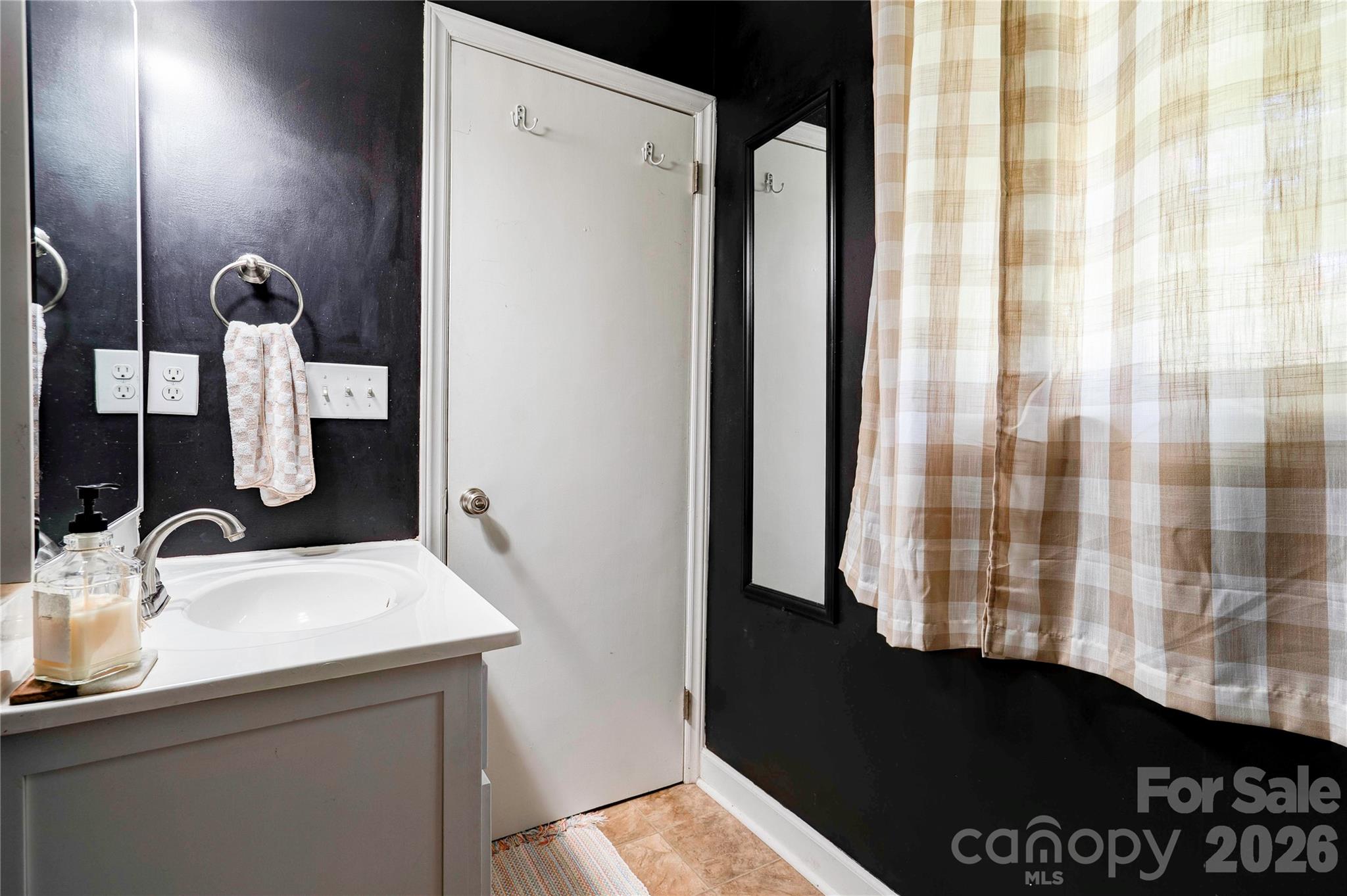 404 Pineview Drive — Kings Mountain