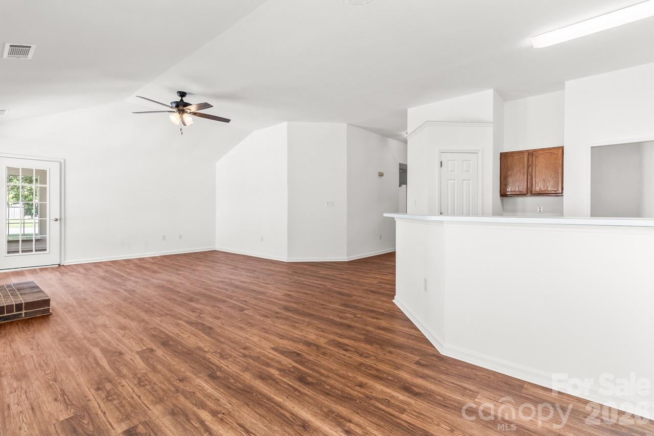 739 Oakbluff Circle — Charlotte