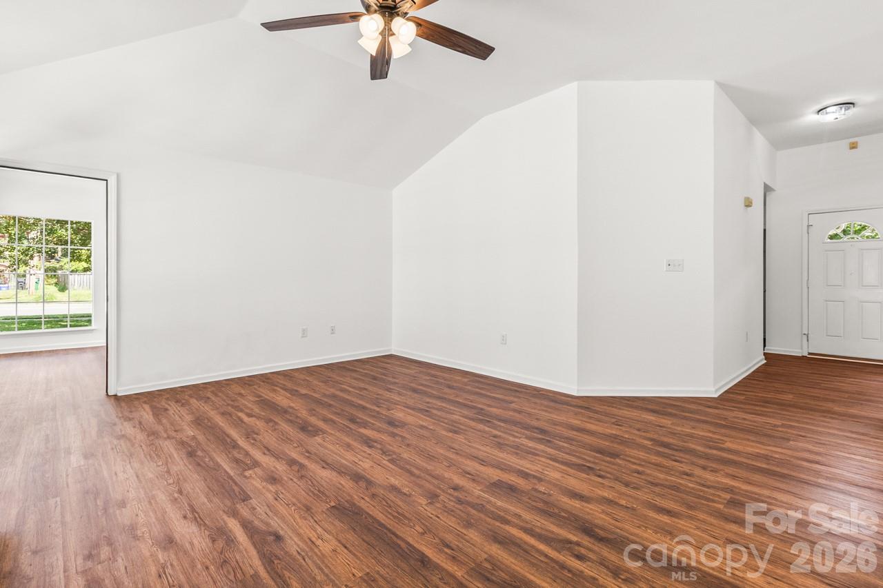 739 Oakbluff Circle — Charlotte