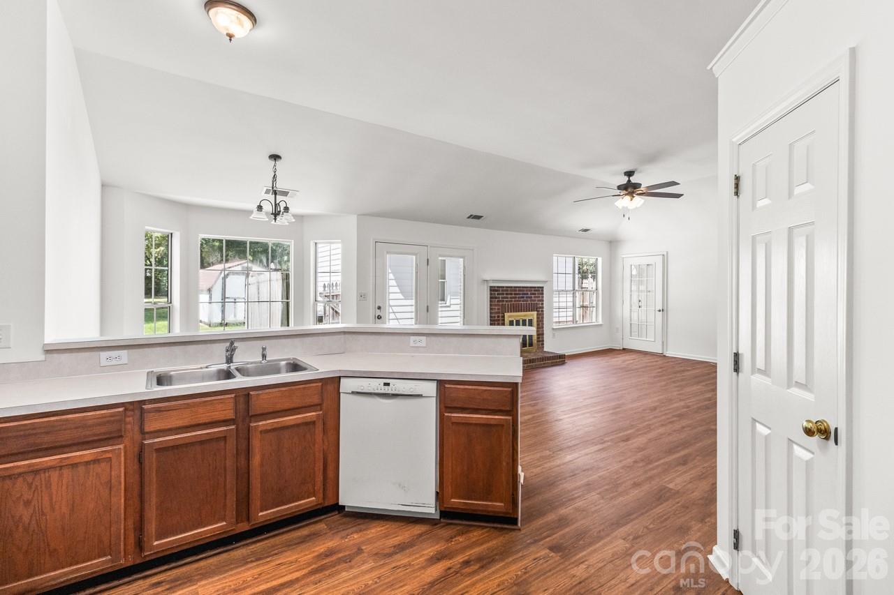 739 Oakbluff Circle — Charlotte