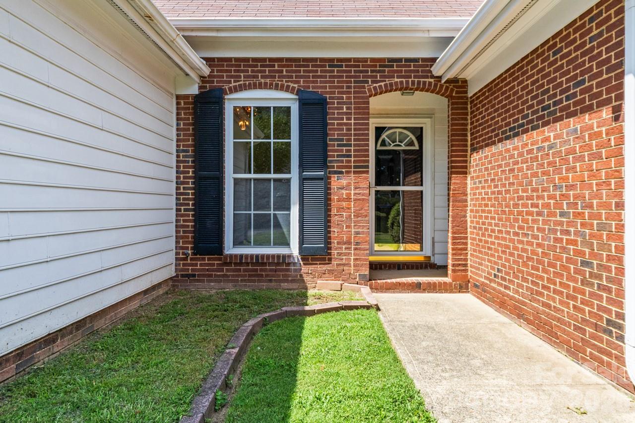 739 Oakbluff Circle — Charlotte