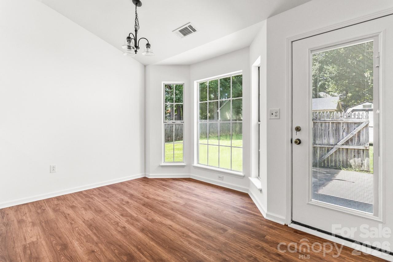739 Oakbluff Circle — Charlotte