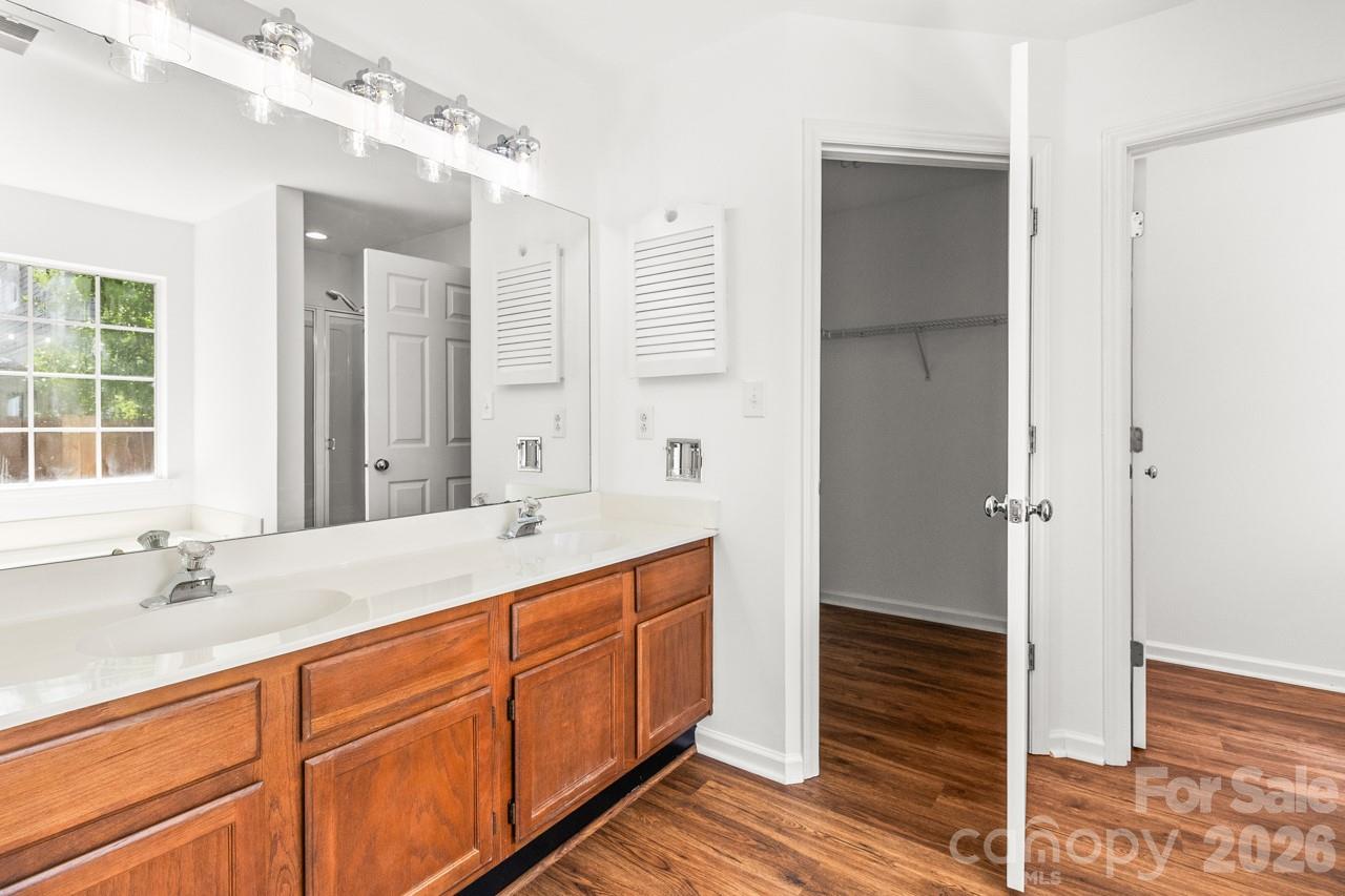 739 Oakbluff Circle — Charlotte