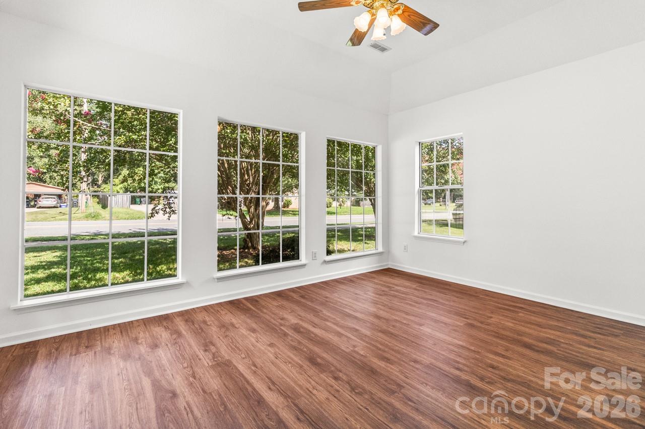 739 Oakbluff Circle — Charlotte