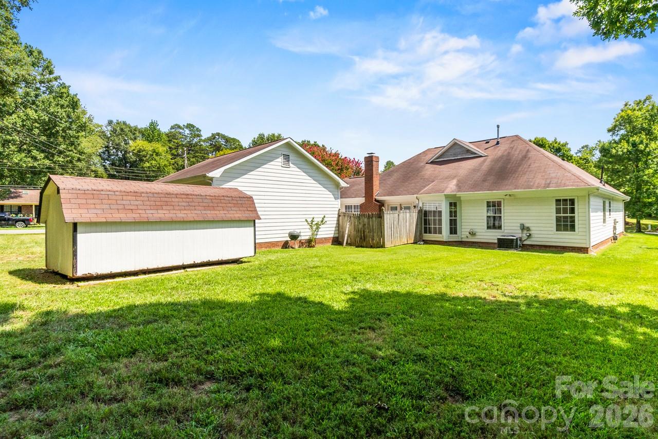 739 Oakbluff Circle — Charlotte