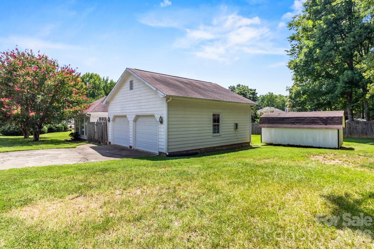 739 Oakbluff Circle — Charlotte
