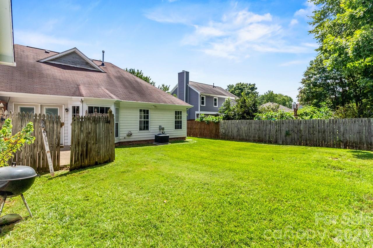 739 Oakbluff Circle — Charlotte