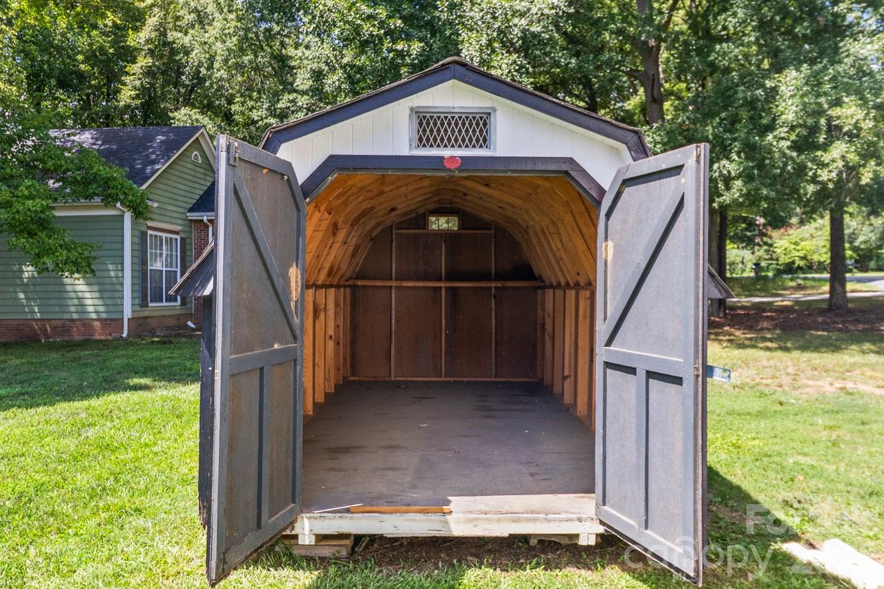 739 Oakbluff Circle — Charlotte