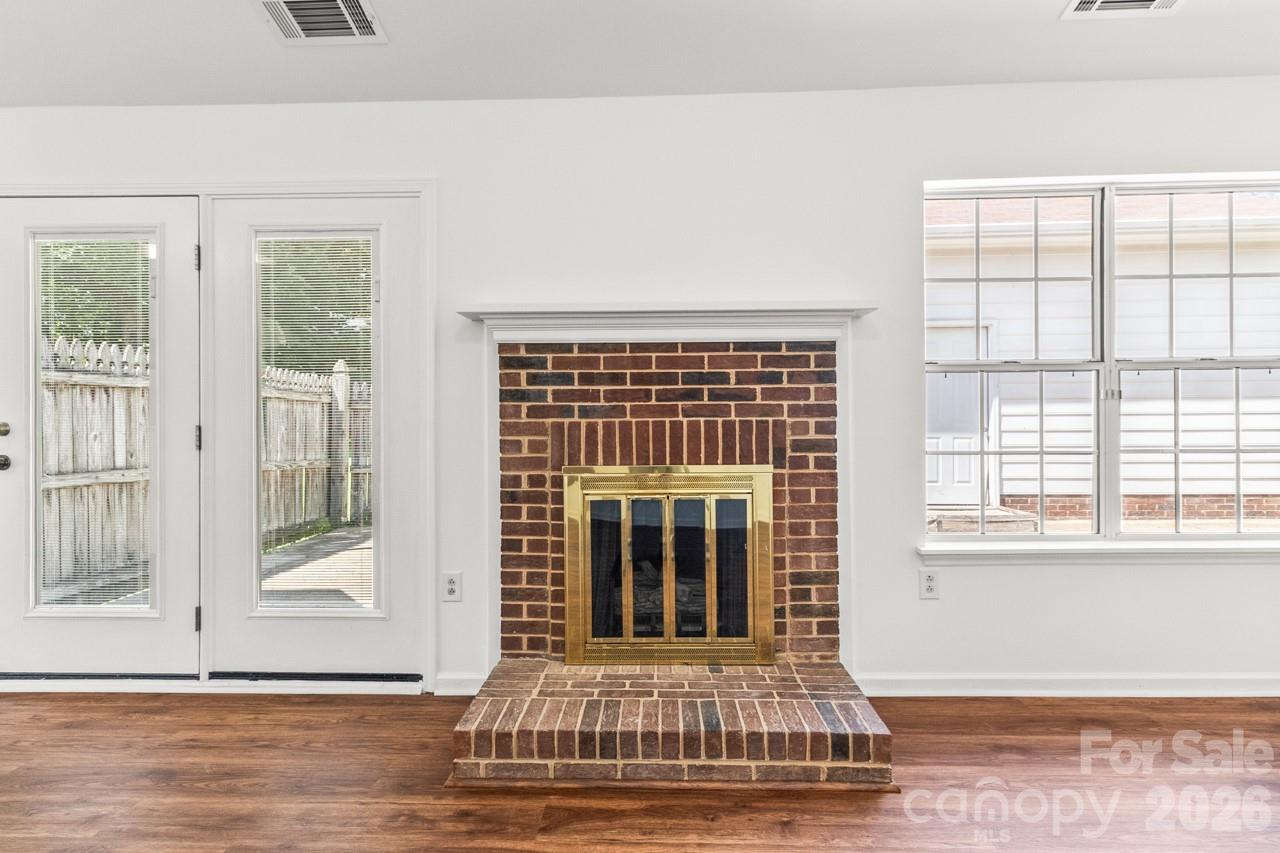 739 Oakbluff Circle — Charlotte