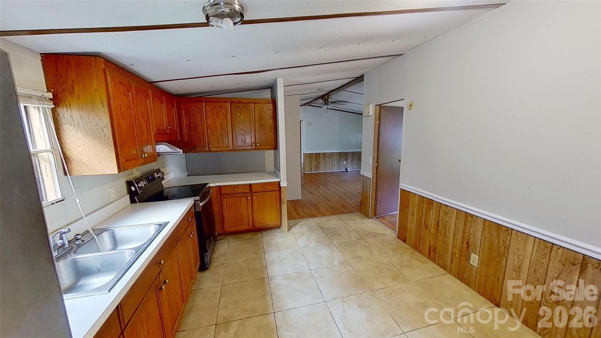 316 Southfork Road — Stallings