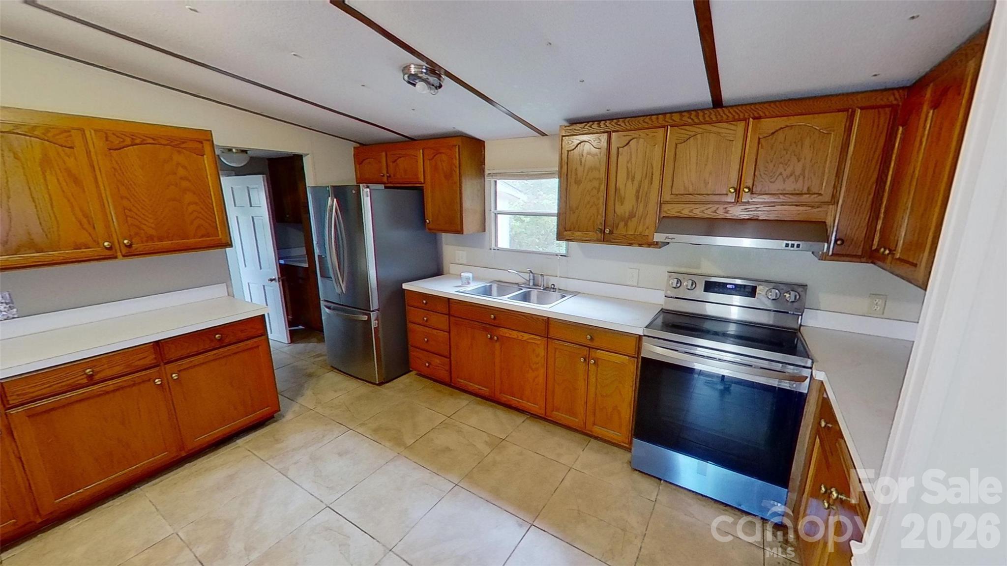 316 Southfork Road — Stallings