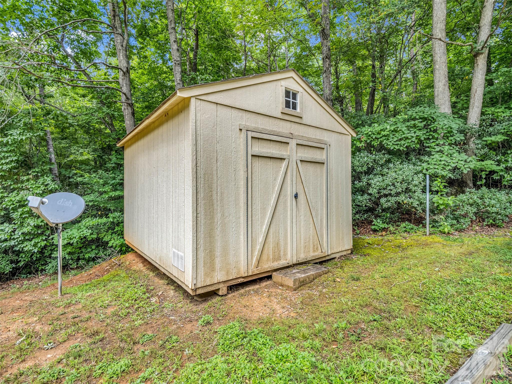 277 Debbies Branch Drive — Old Fort