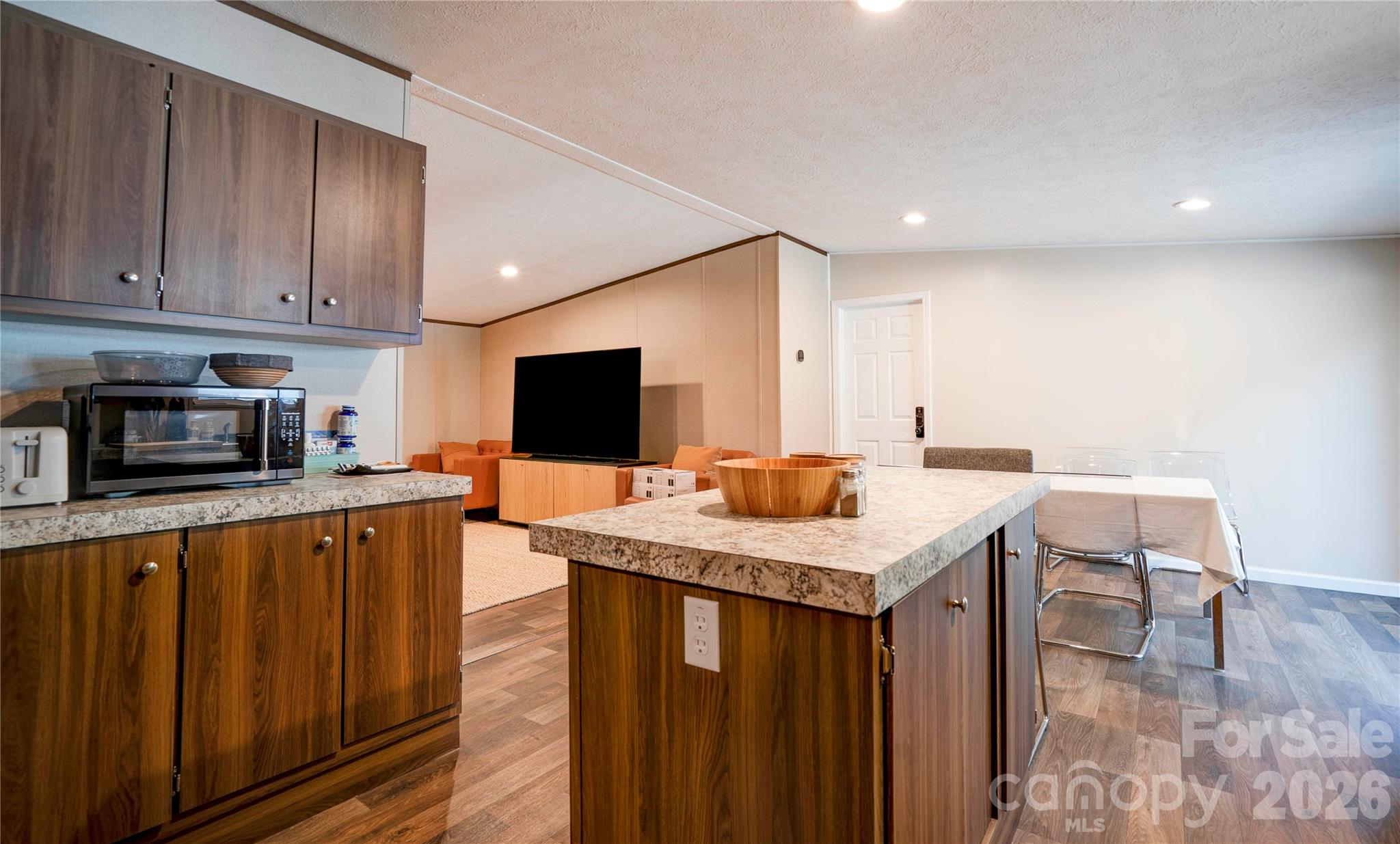 737 Pleasantdale Drive — Shelby