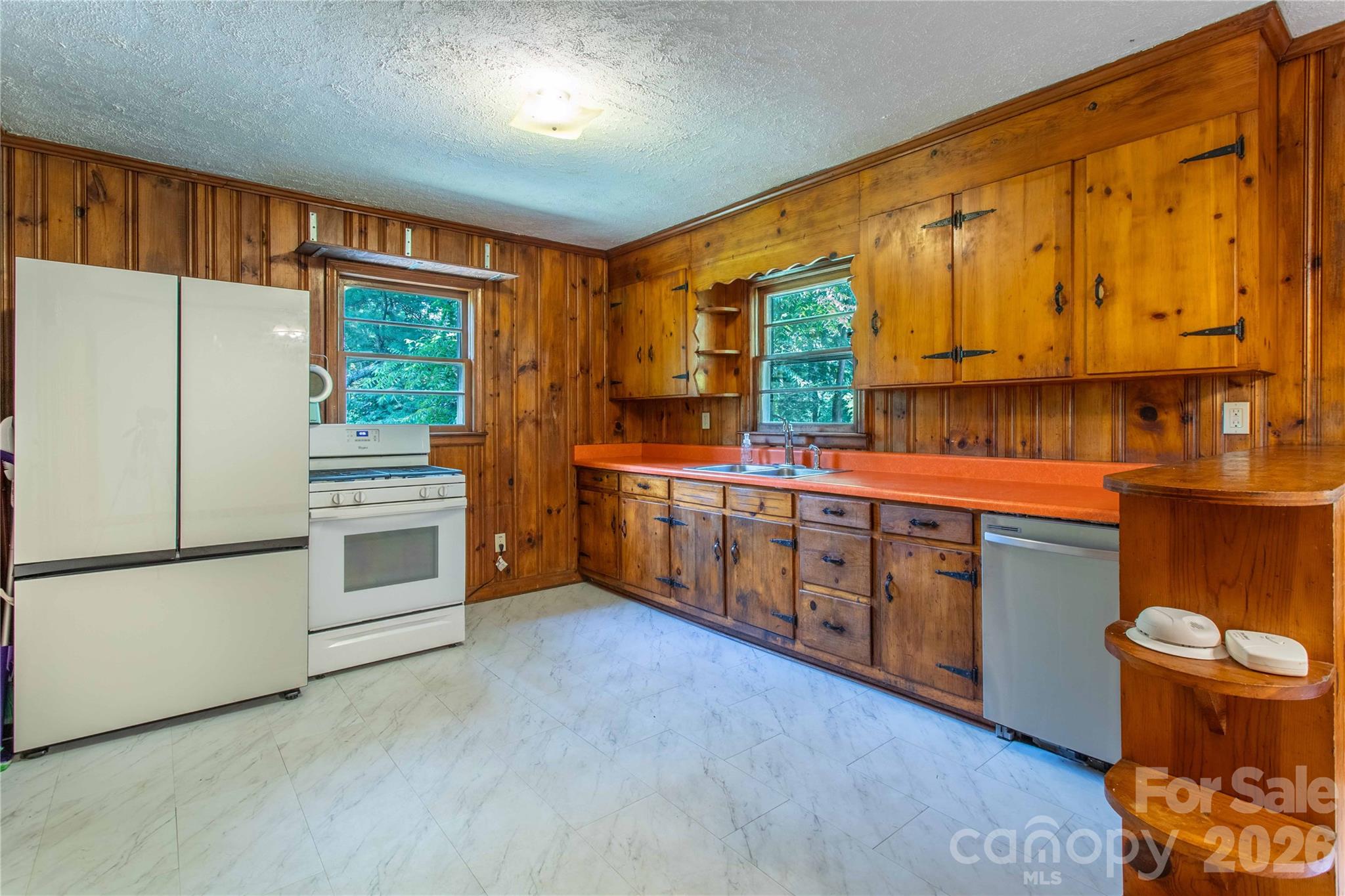 875 Mills Gap Road — Fletcher