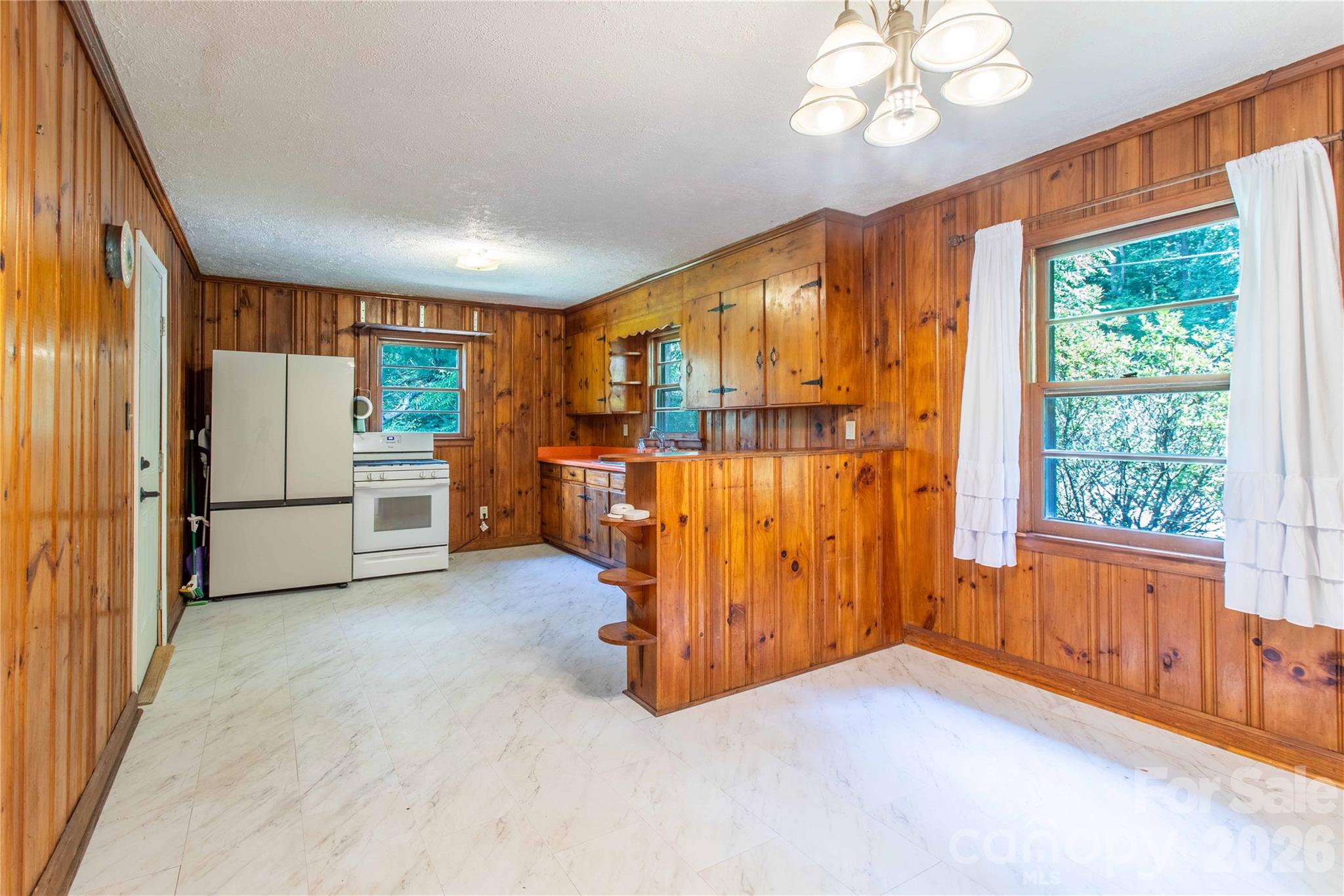 875 Mills Gap Road — Fletcher