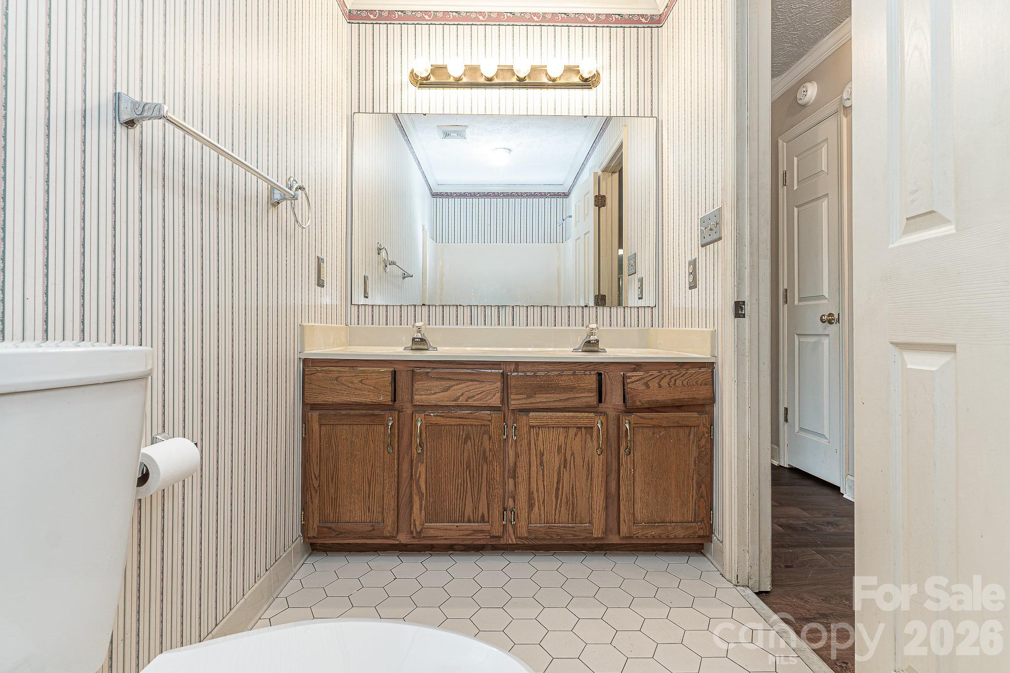 405 Southland Drive — Fayetteville