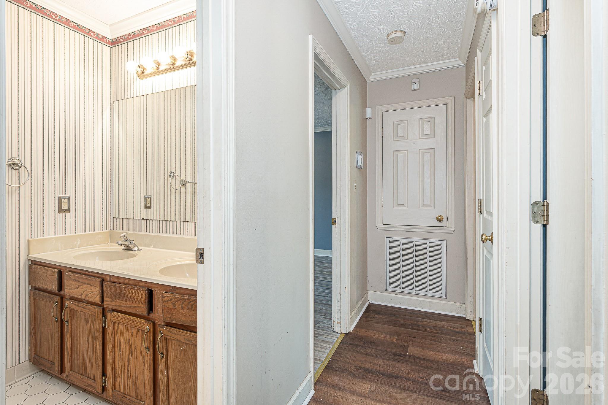 405 Southland Drive — Fayetteville