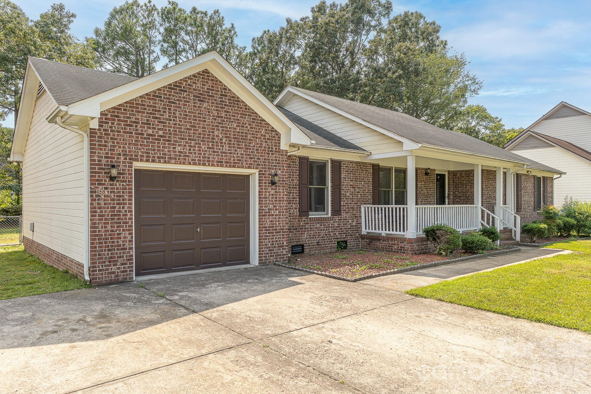 405 Southland Drive — Fayetteville
