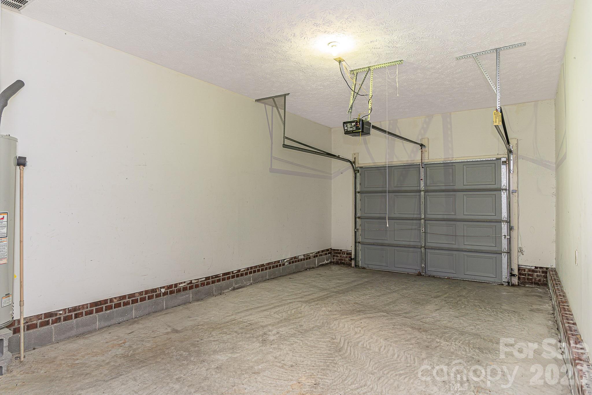 405 Southland Drive — Fayetteville