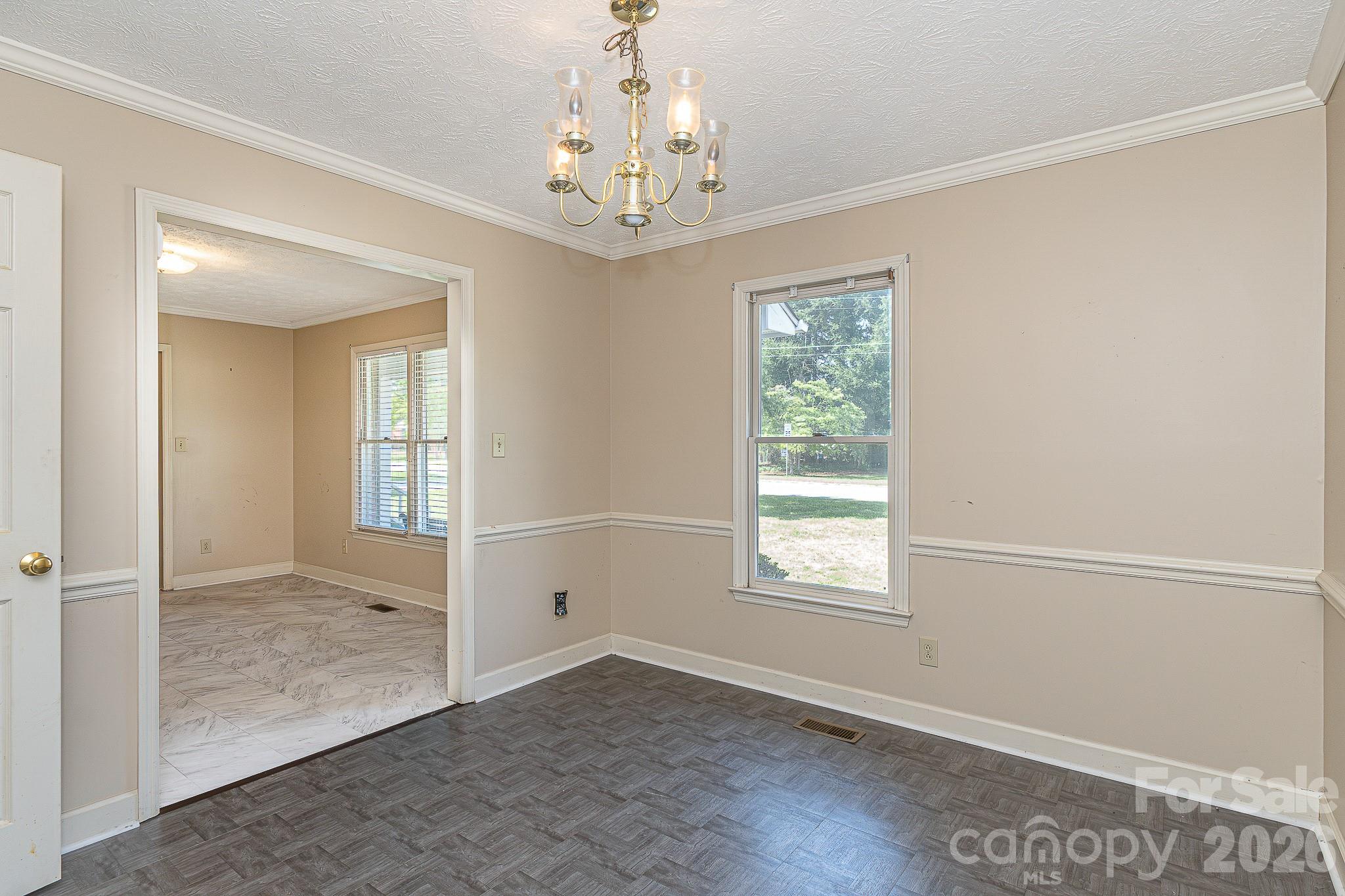 405 Southland Drive — Fayetteville