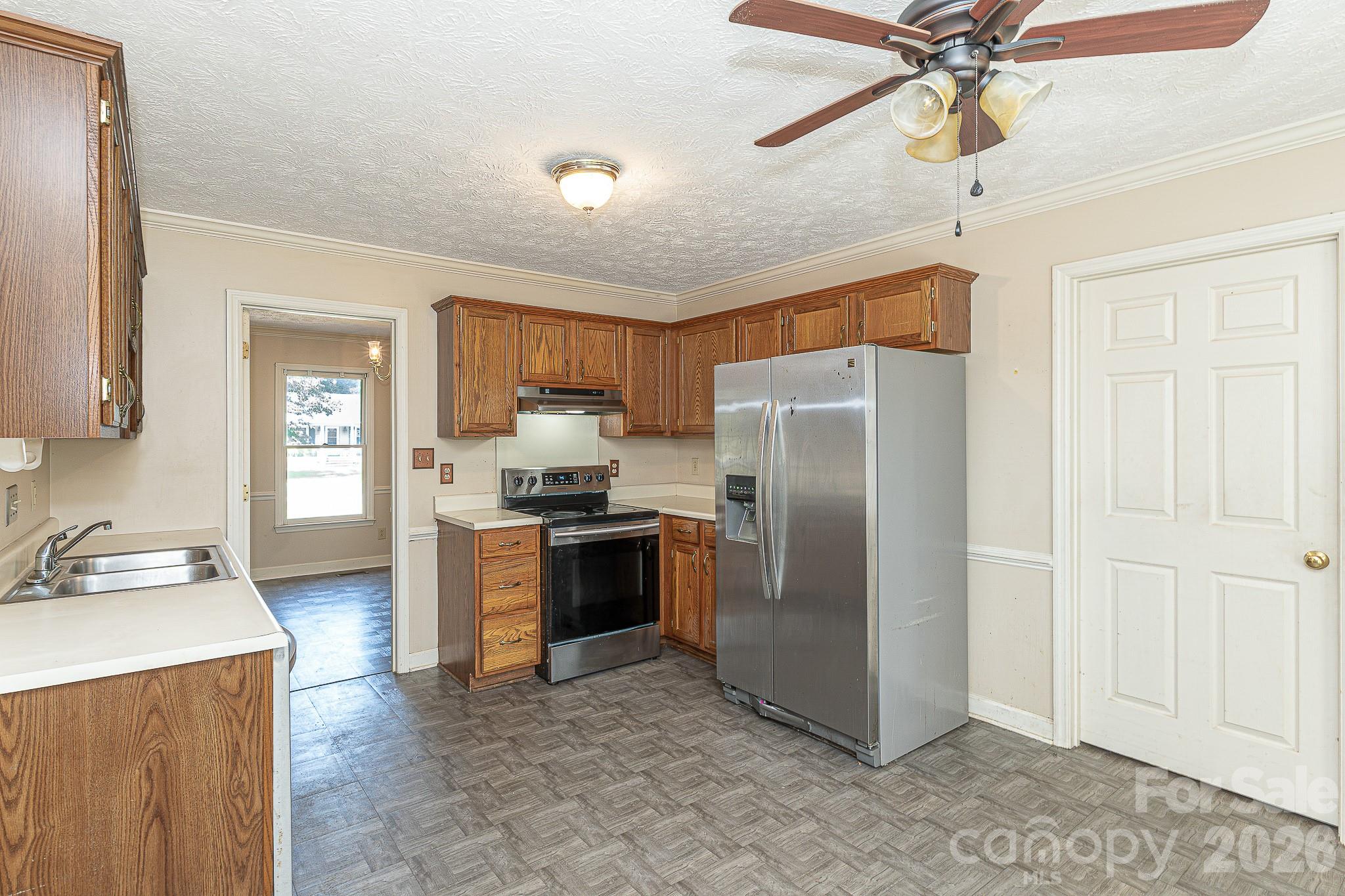 405 Southland Drive — Fayetteville