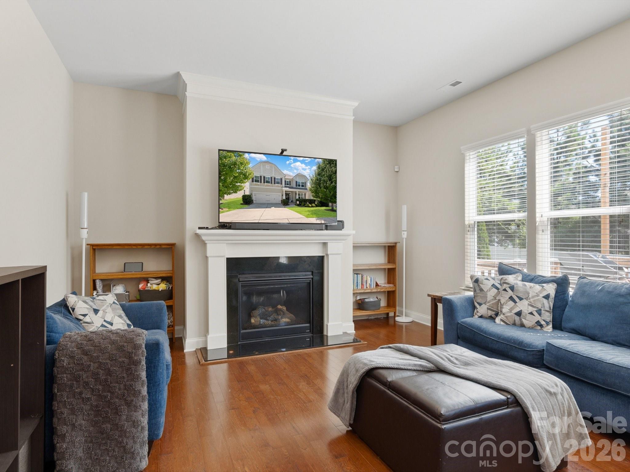 2035 Pinyon Lane — Lancaster