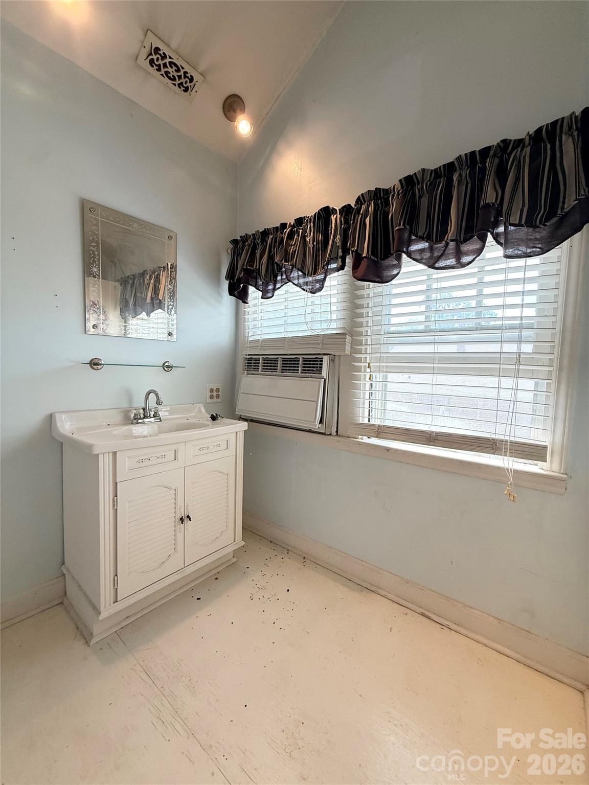 1113 Fayetteville Road — Rockingham