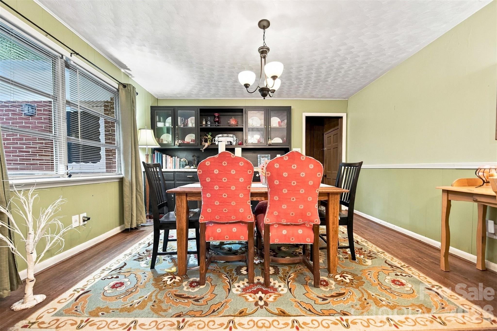 1920 30th Street NE — Hickory