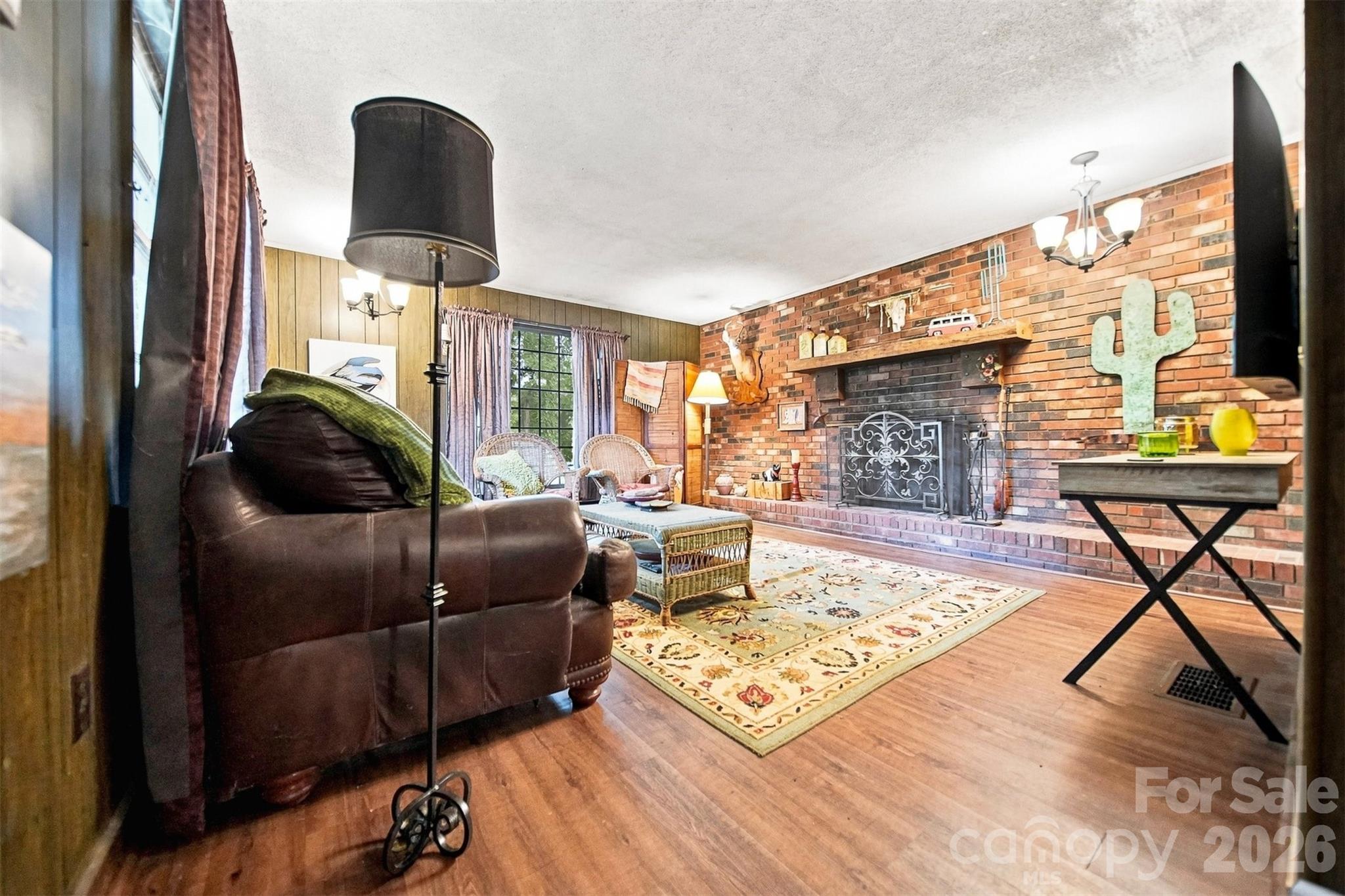 1920 30th Street NE — Hickory