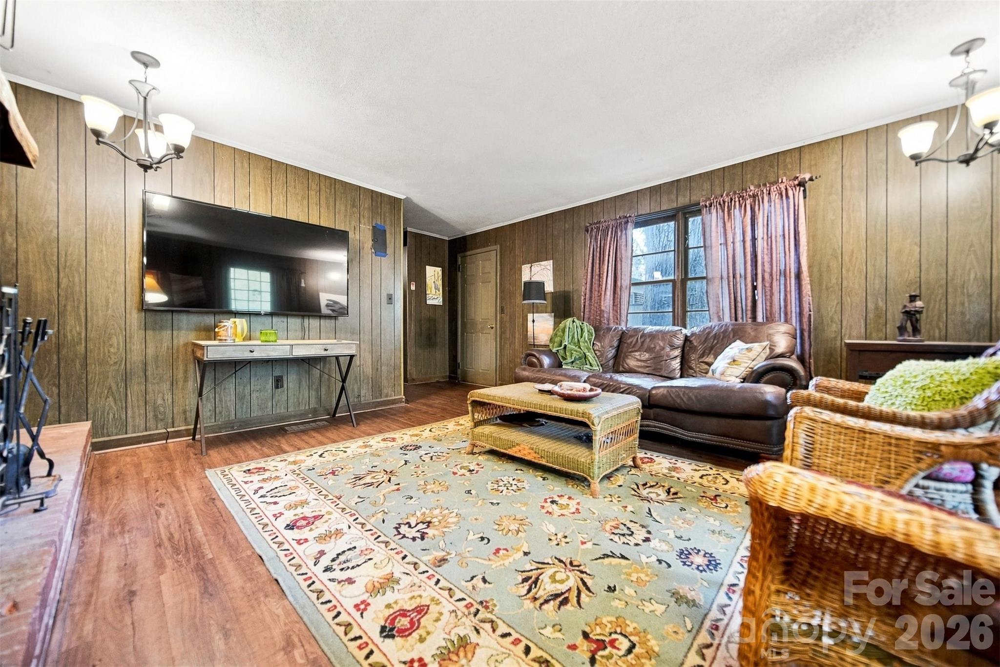 1920 30th Street NE — Hickory