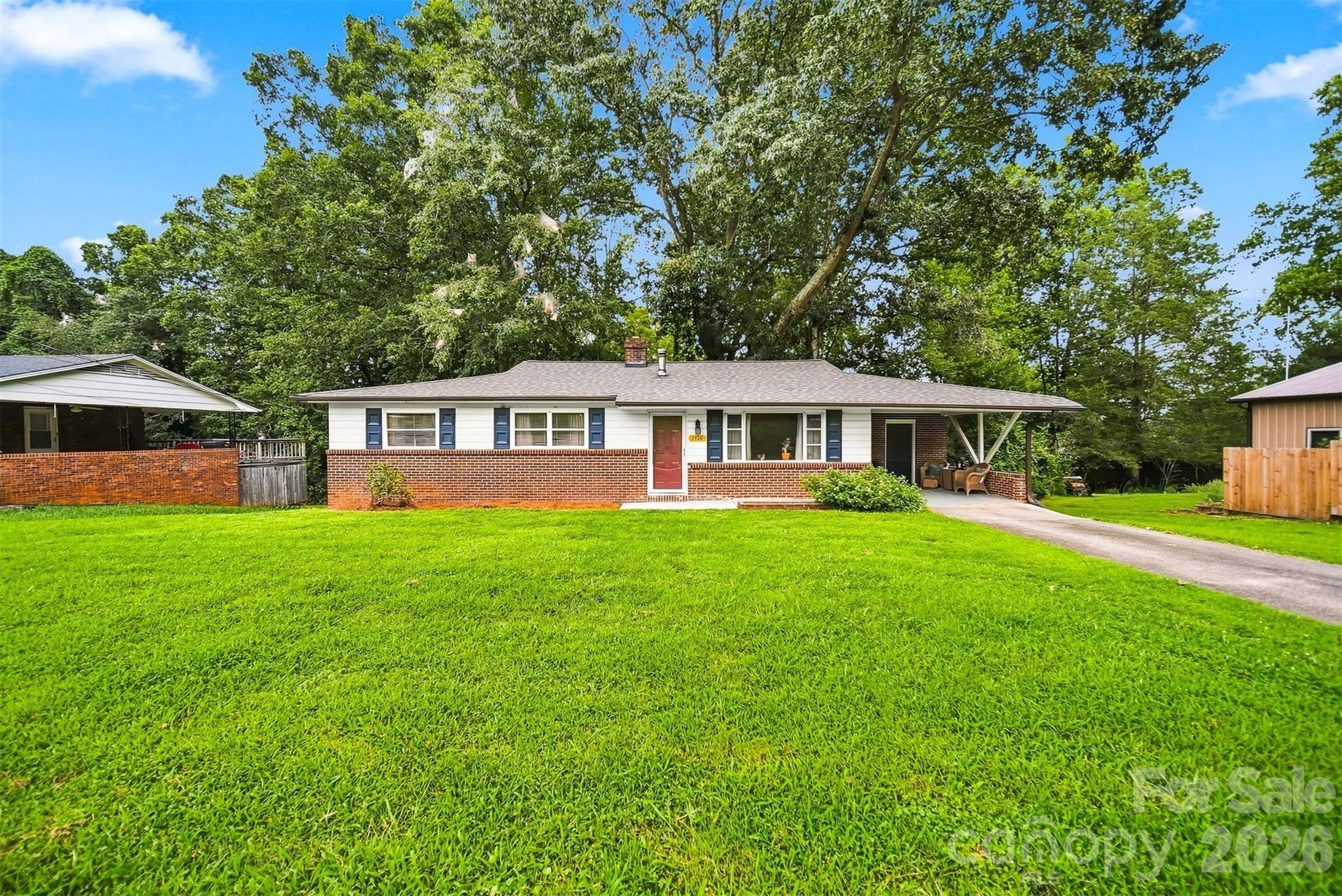 1920 30th Street NE — Hickory