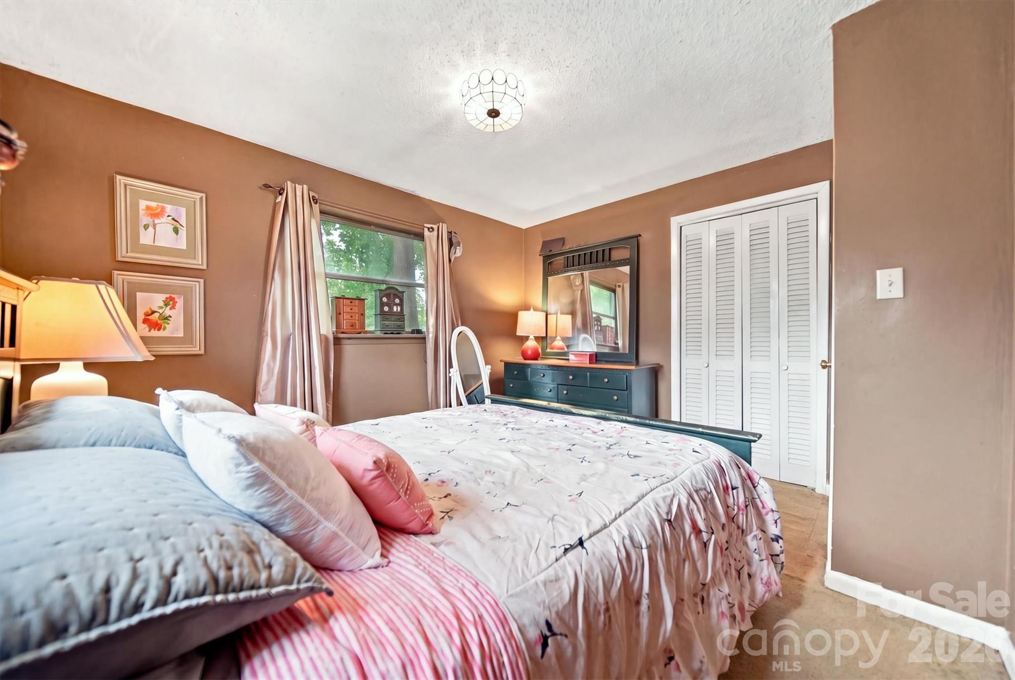 1920 30th Street NE — Hickory