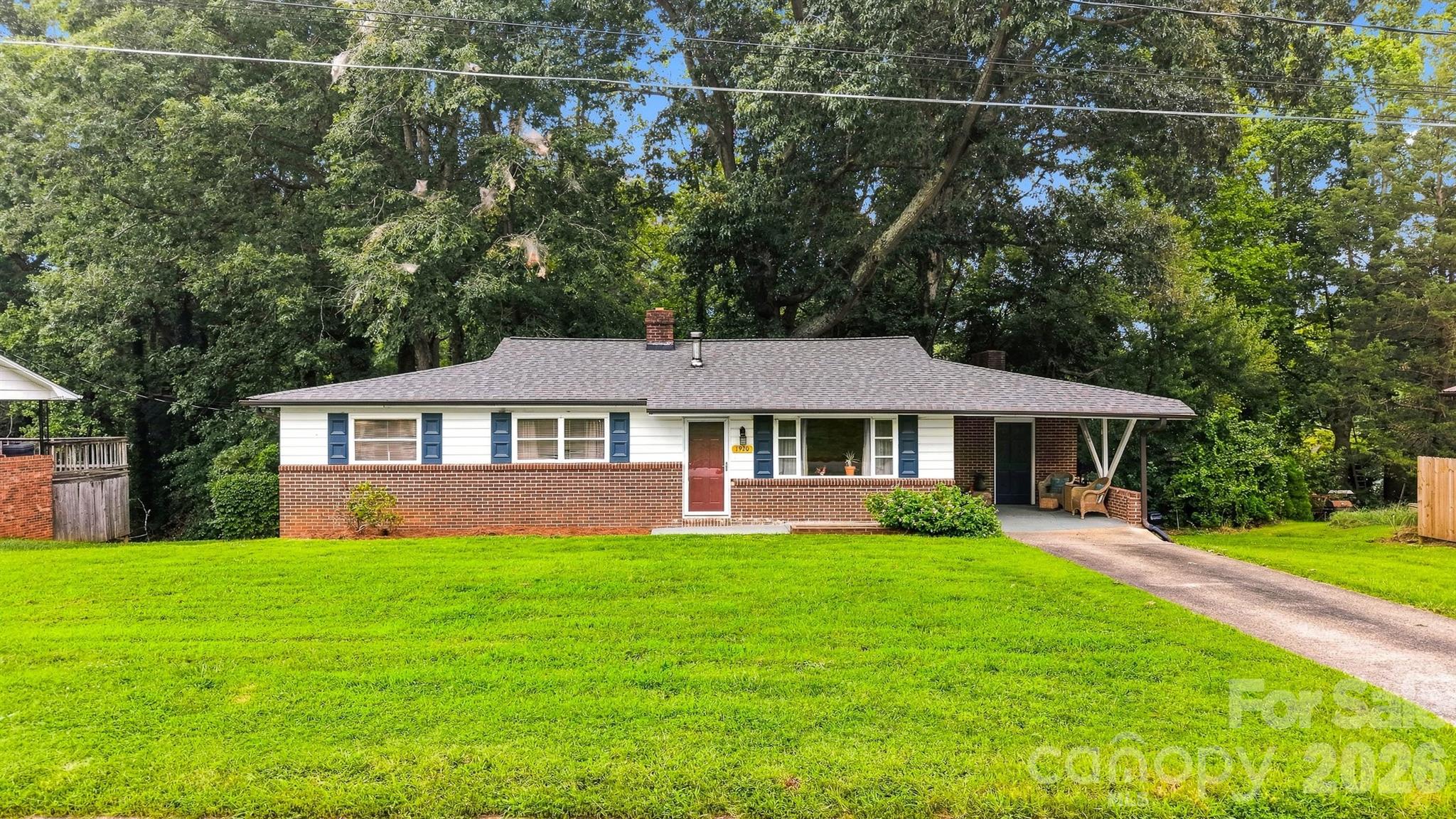 1920 30th Street NE — Hickory