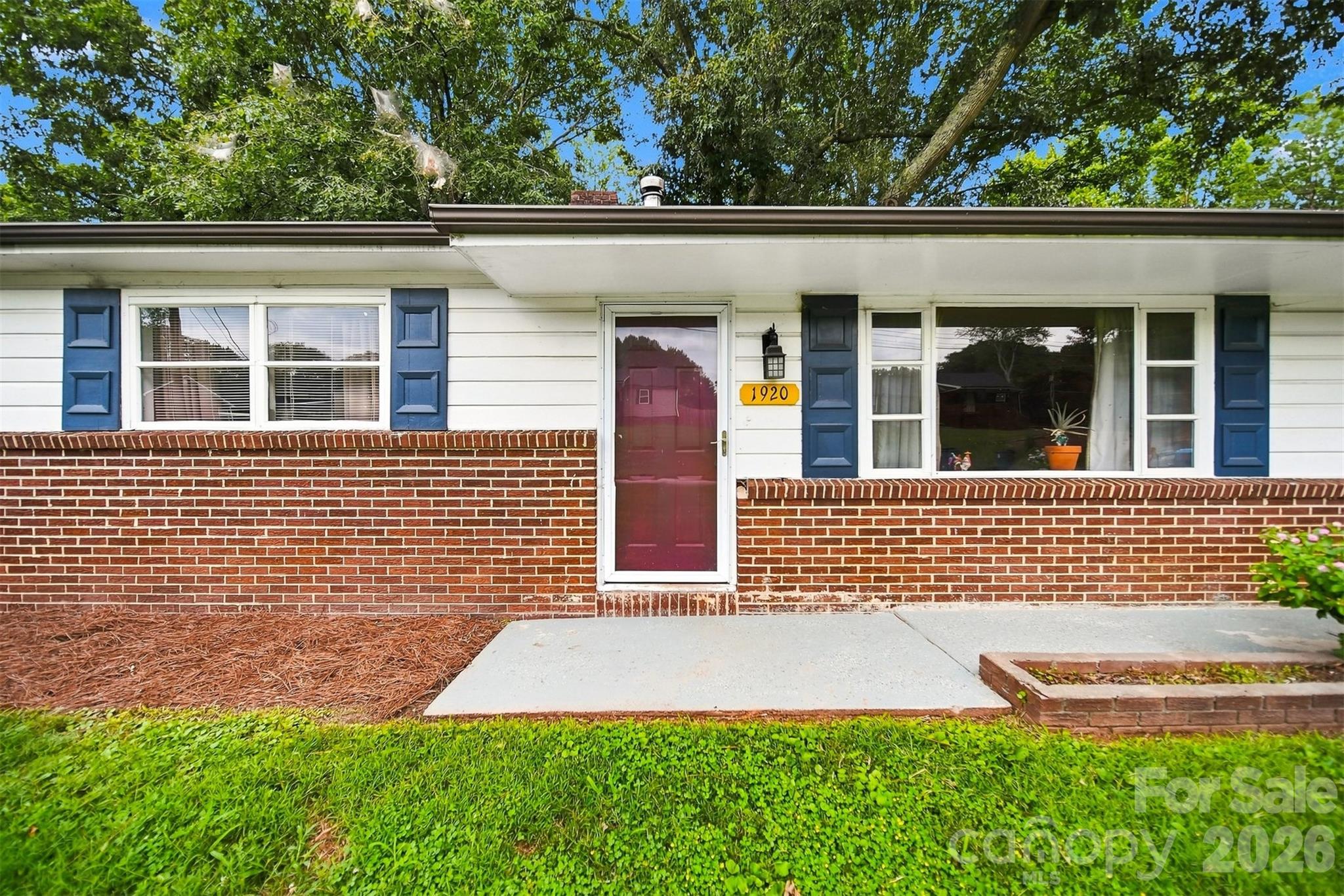 1920 30th Street NE — Hickory