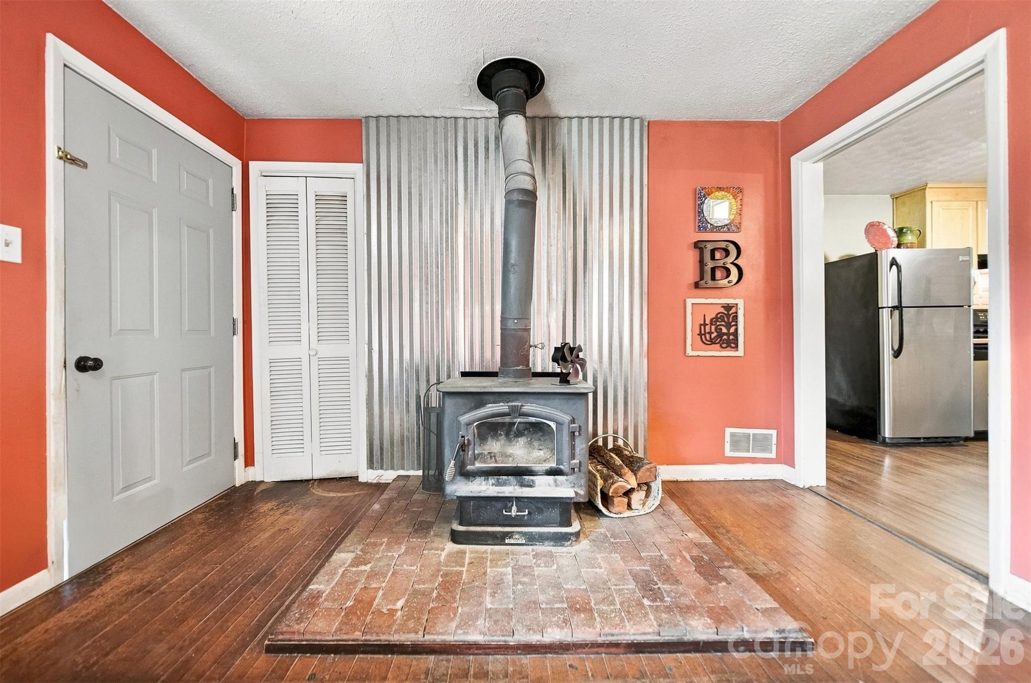 1920 30th Street NE — Hickory