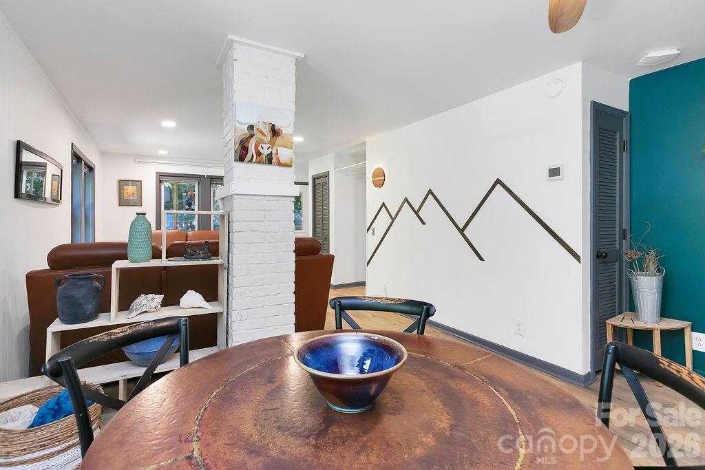 354 King Road — Pisgah Forest