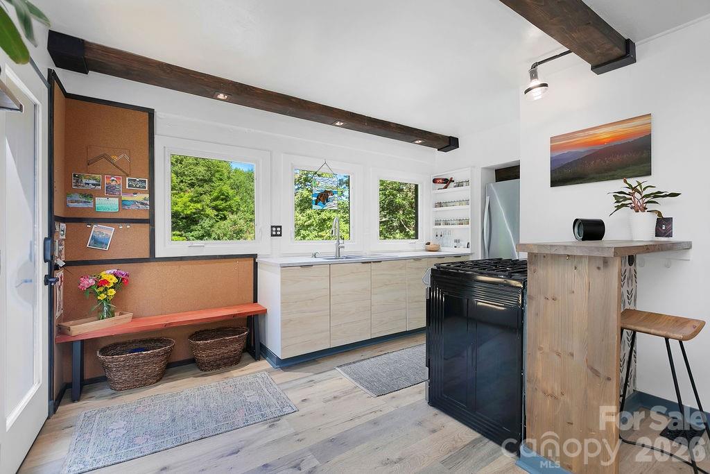 354 King Road — Pisgah Forest