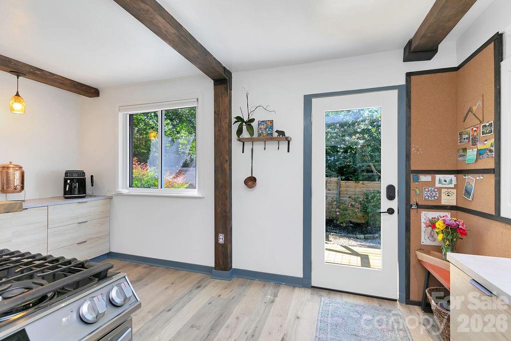 354 King Road — Pisgah Forest