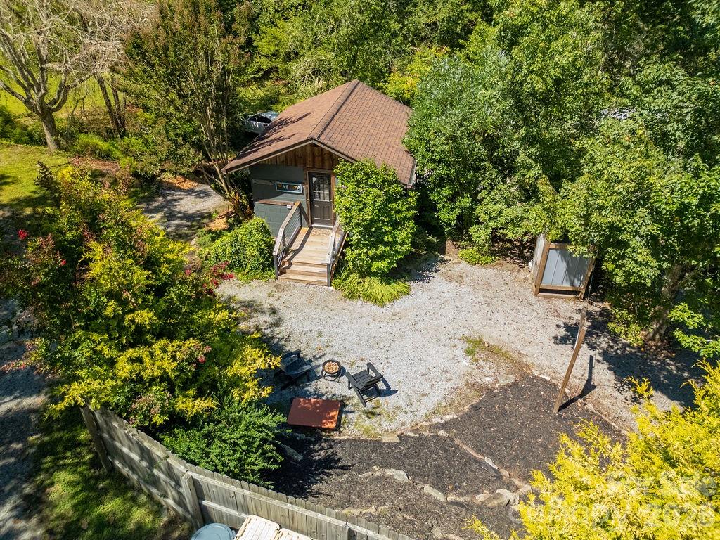 354 King Road — Pisgah Forest