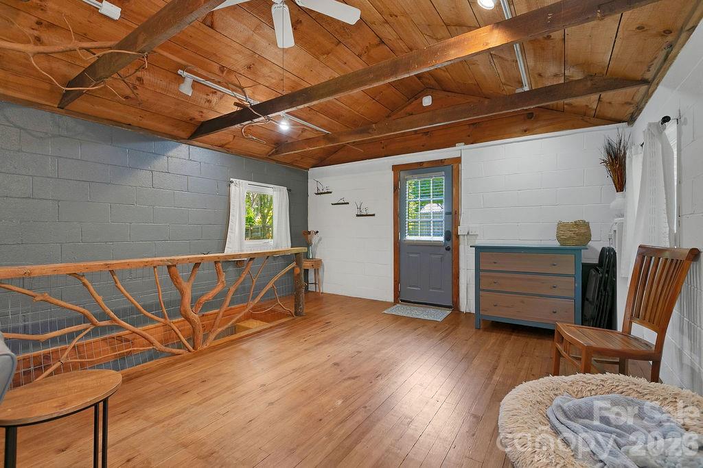 354 King Road — Pisgah Forest