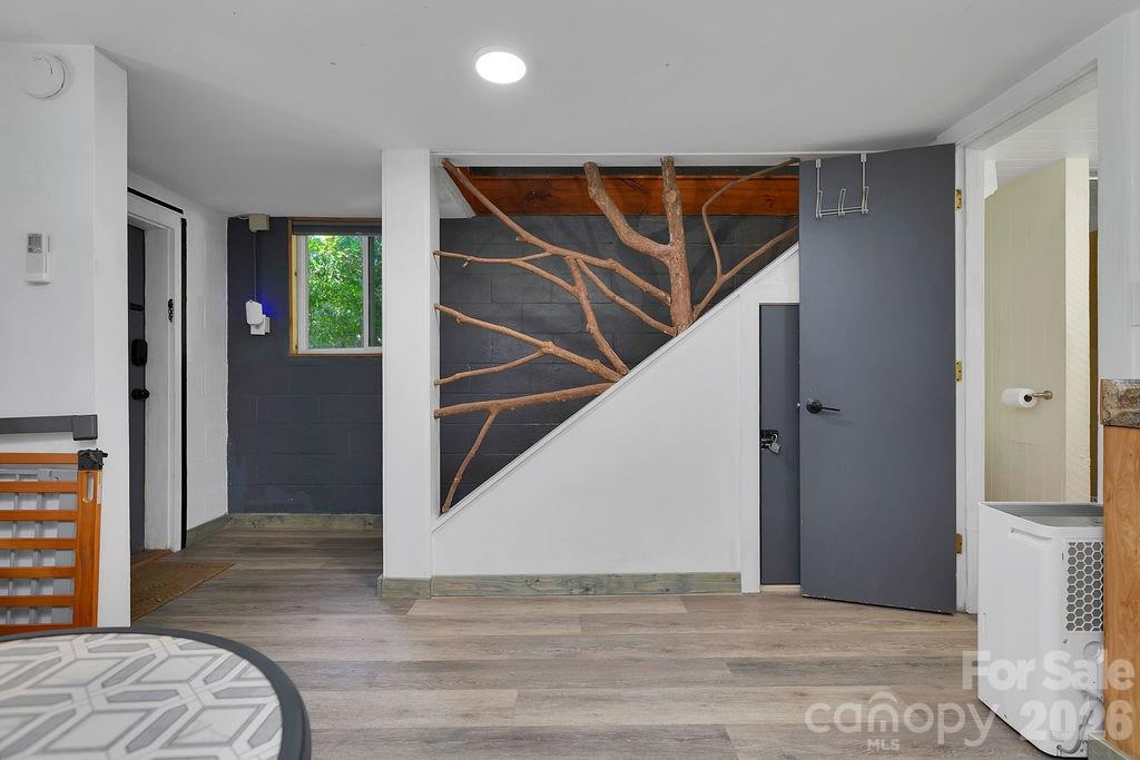 354 King Road — Pisgah Forest