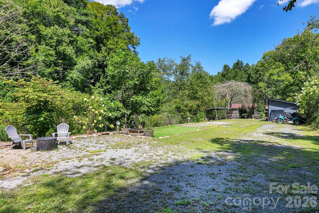 354 King Road — Pisgah Forest
