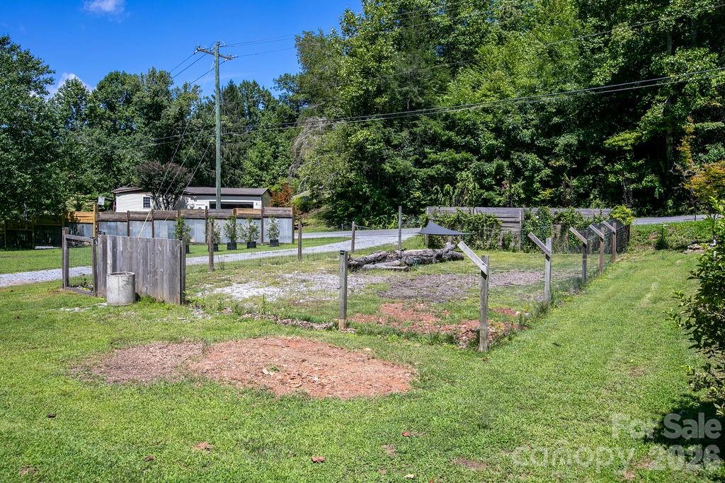 354 King Road — Pisgah Forest