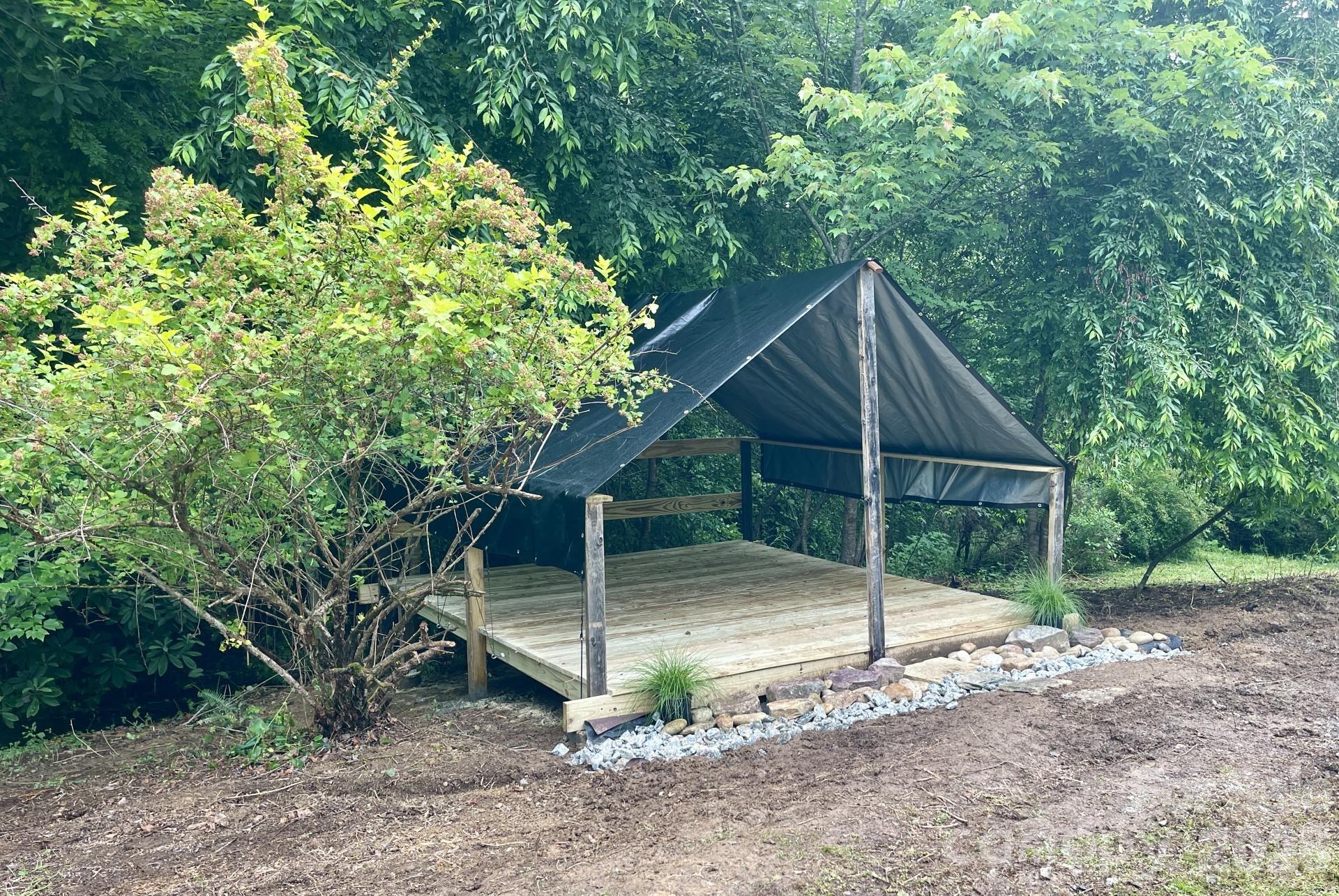 354 King Road — Pisgah Forest