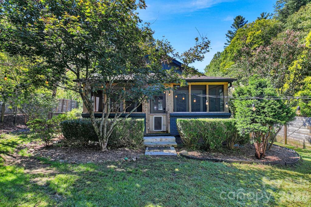 354 King Road — Pisgah Forest