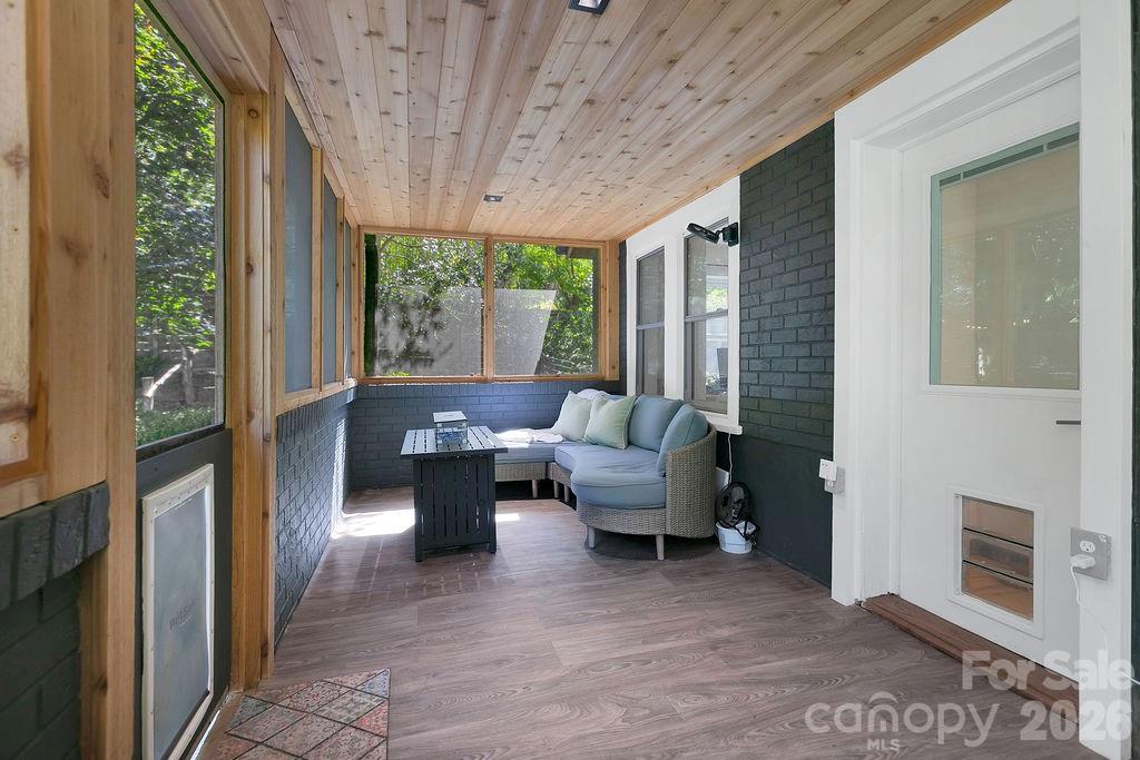 354 King Road — Pisgah Forest