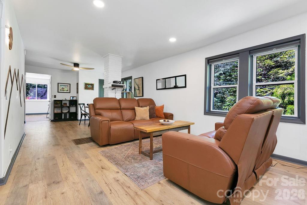 354 King Road — Pisgah Forest