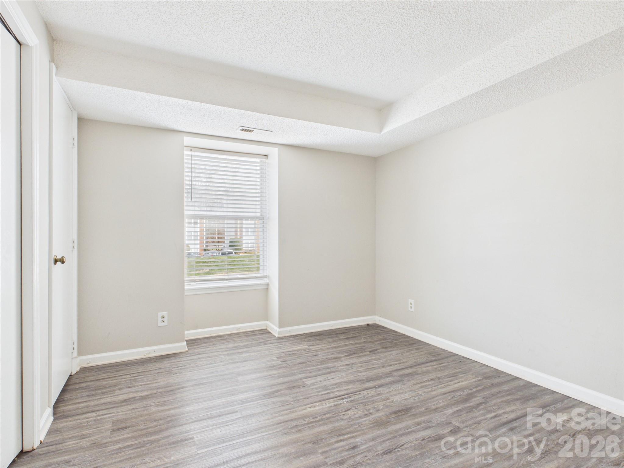 9511 Shannon Green Drive #APT E — Charlotte
