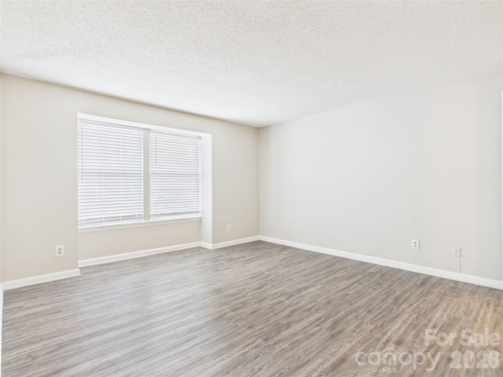9511 Shannon Green Drive #APT E — Charlotte