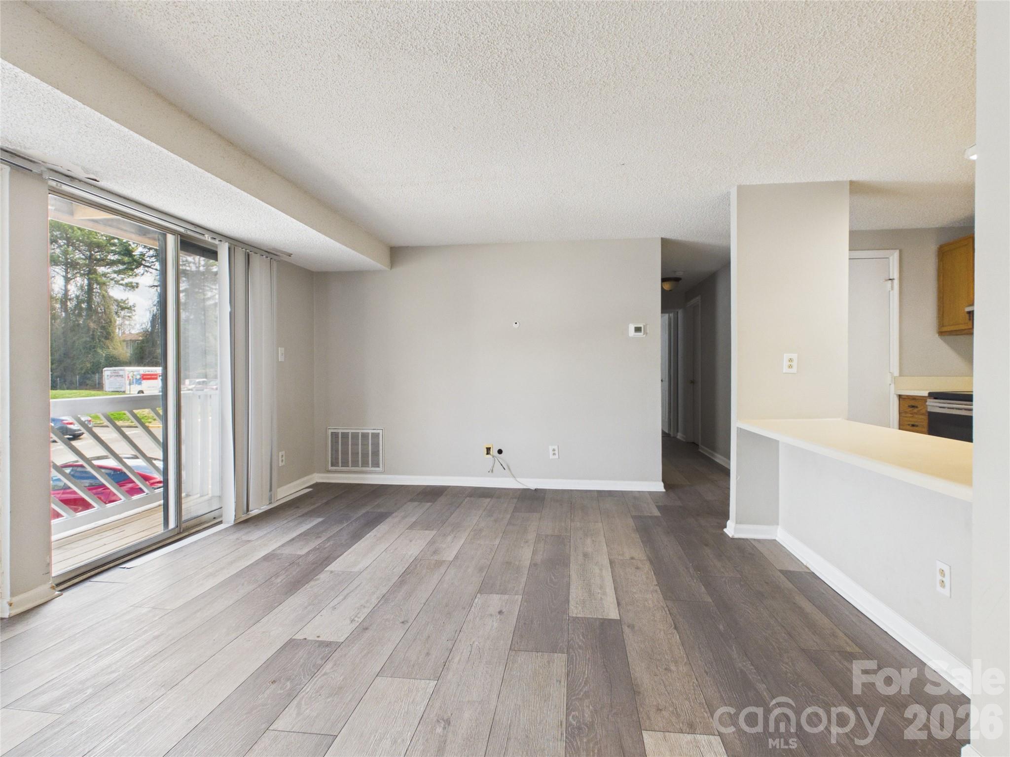 9511 Shannon Green Drive #APT E — Charlotte
